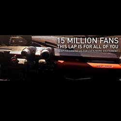 Ferrari celebra los 15 millones de fans en Facebook dedicA?ndoles el vAi??deo de una vuelta a bordo de un LaFerrari